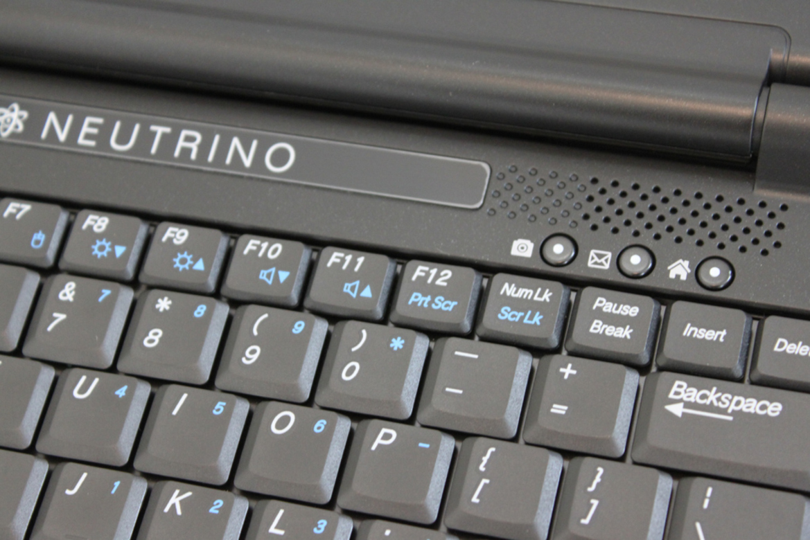OCZ Technology Neutrino Netbook Review