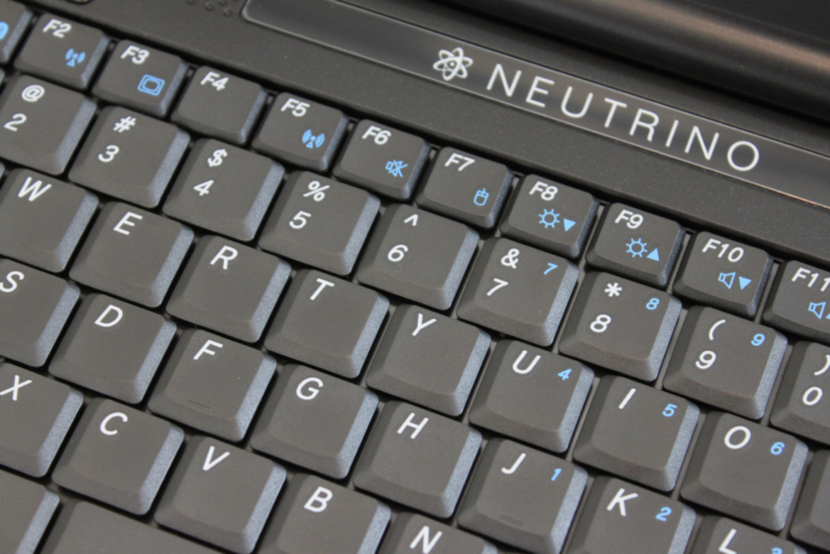 OCZ Technology Neutrino Netbook Review