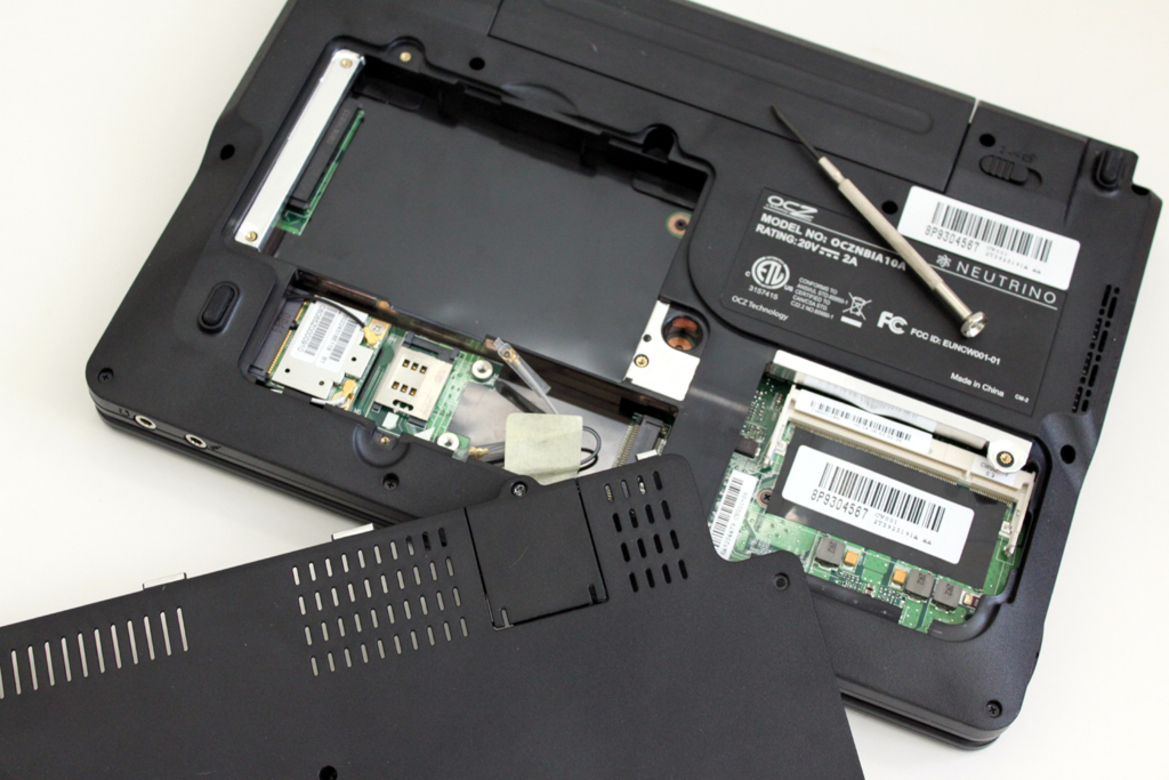 OCZ Technology Neutrino Netbook Review