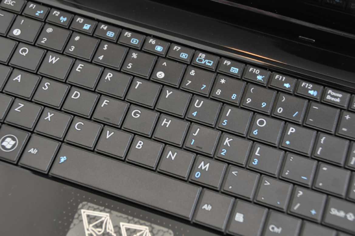 Asus Eee PC 1005HA Seashell Review