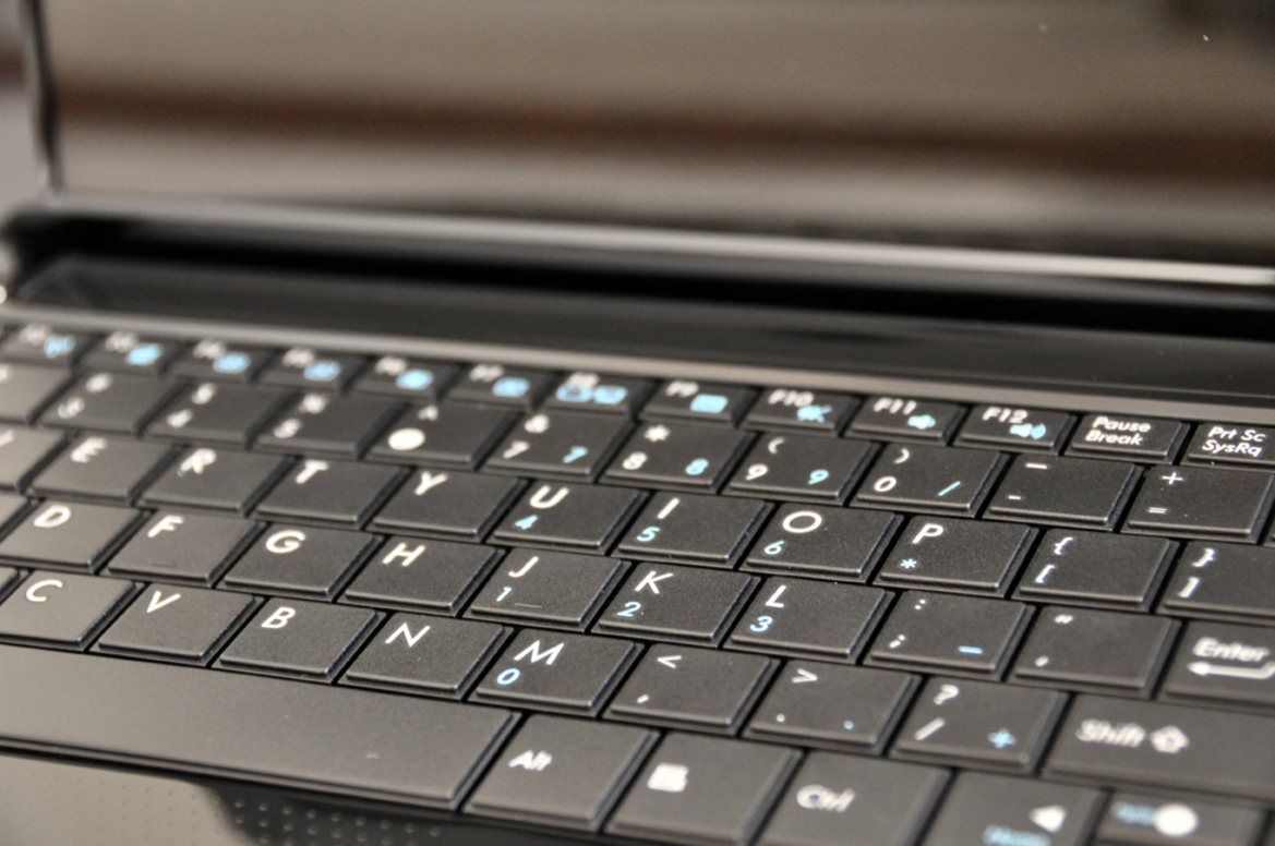 Asus Eee PC 1005HA Seashell Review