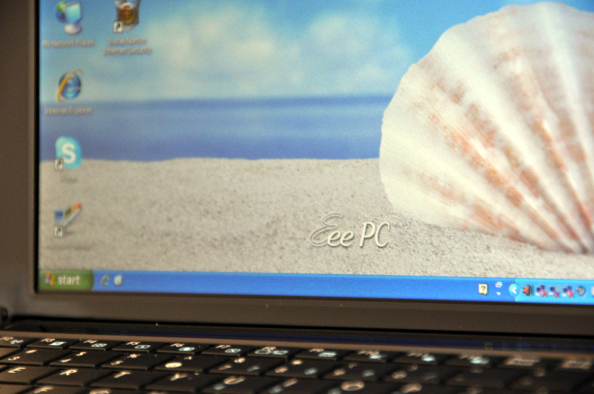 Asus Eee PC 1005HA Seashell Review