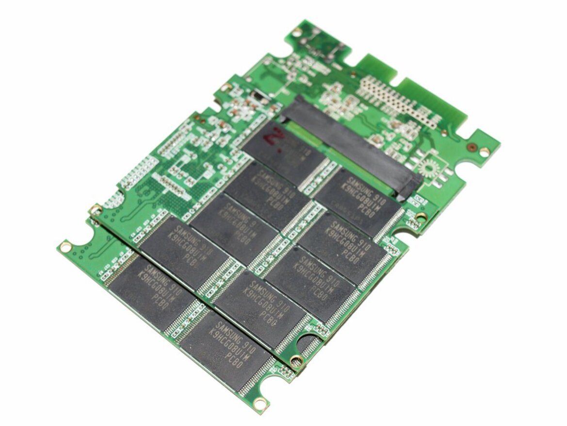 4-Way SSD Round-Up Redux: OCZ, Corsair, PhotoFast