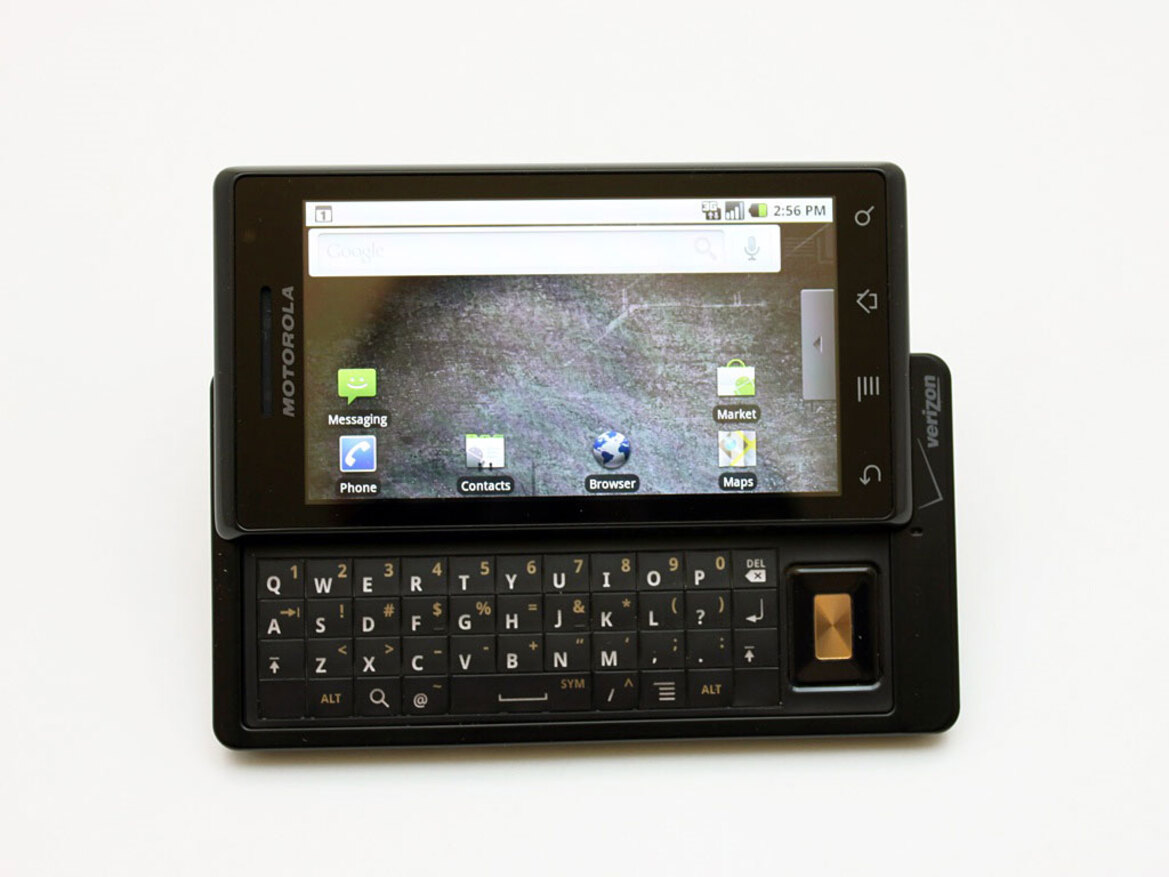 Motorola DROID Does? A Deep Dive Look