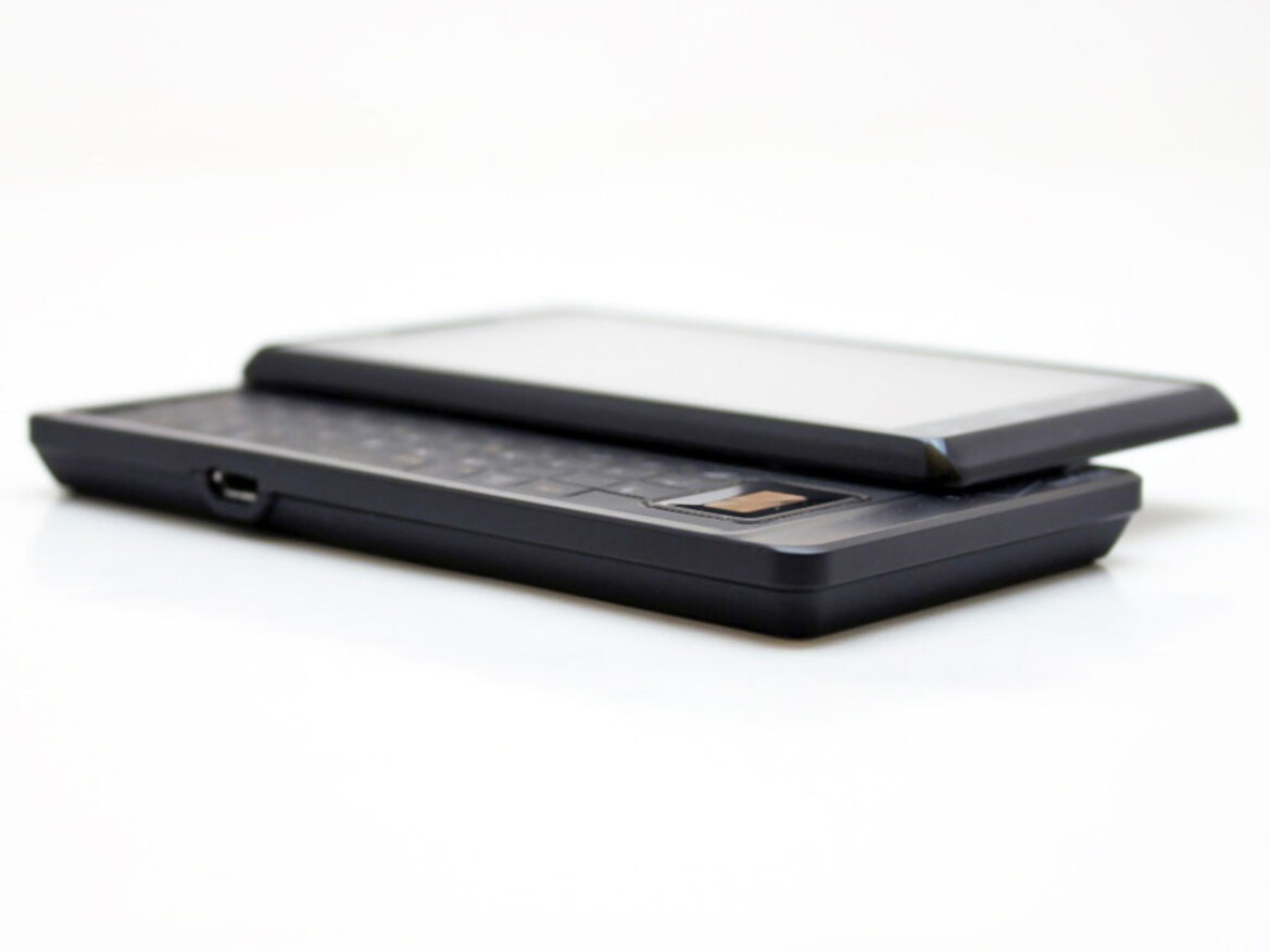 Motorola DROID Does? A Deep Dive Look