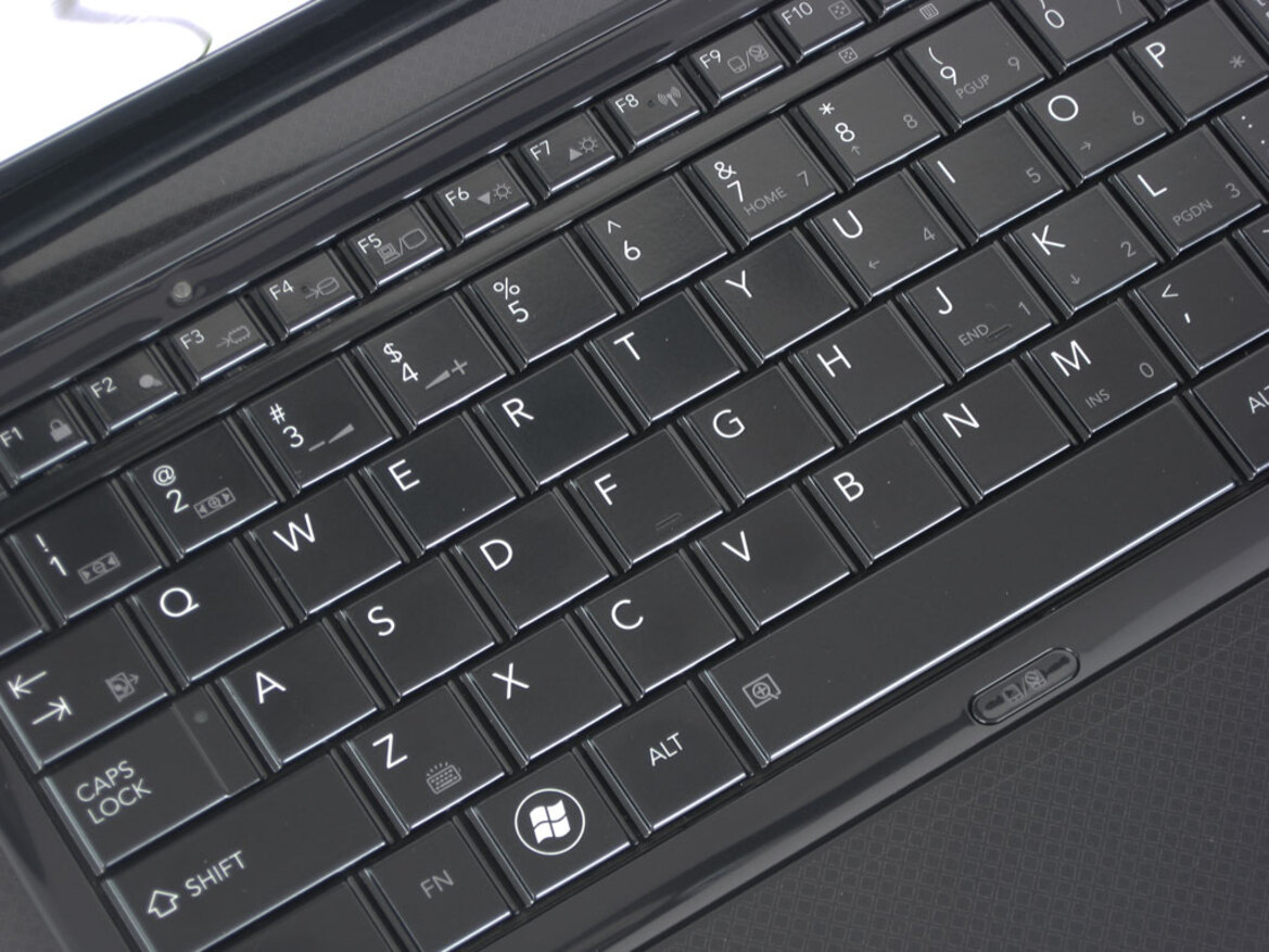 Toshiba Satellite E205-S1904 WiDi Laptop Review