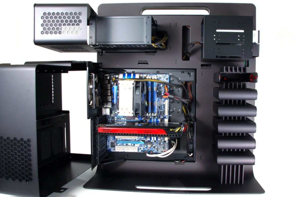 Thermaltake Level 10 Gaming Station Review