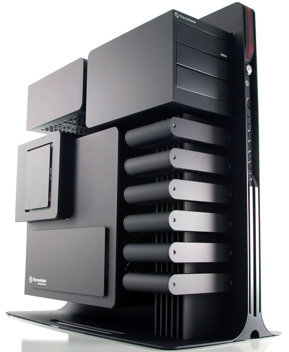 Thermaltake Level 10 Gaming Station Review