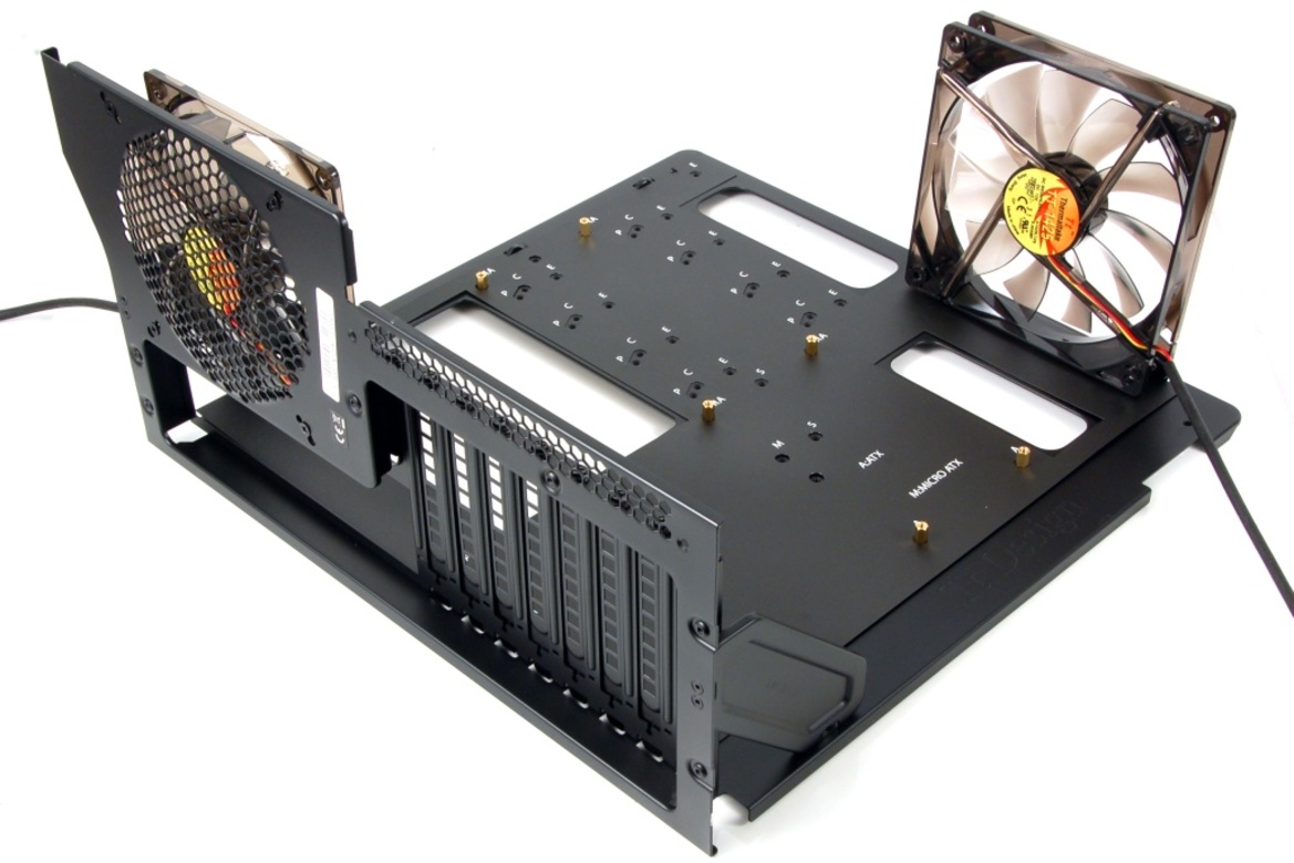 Thermaltake Level 10 Gaming Station Review