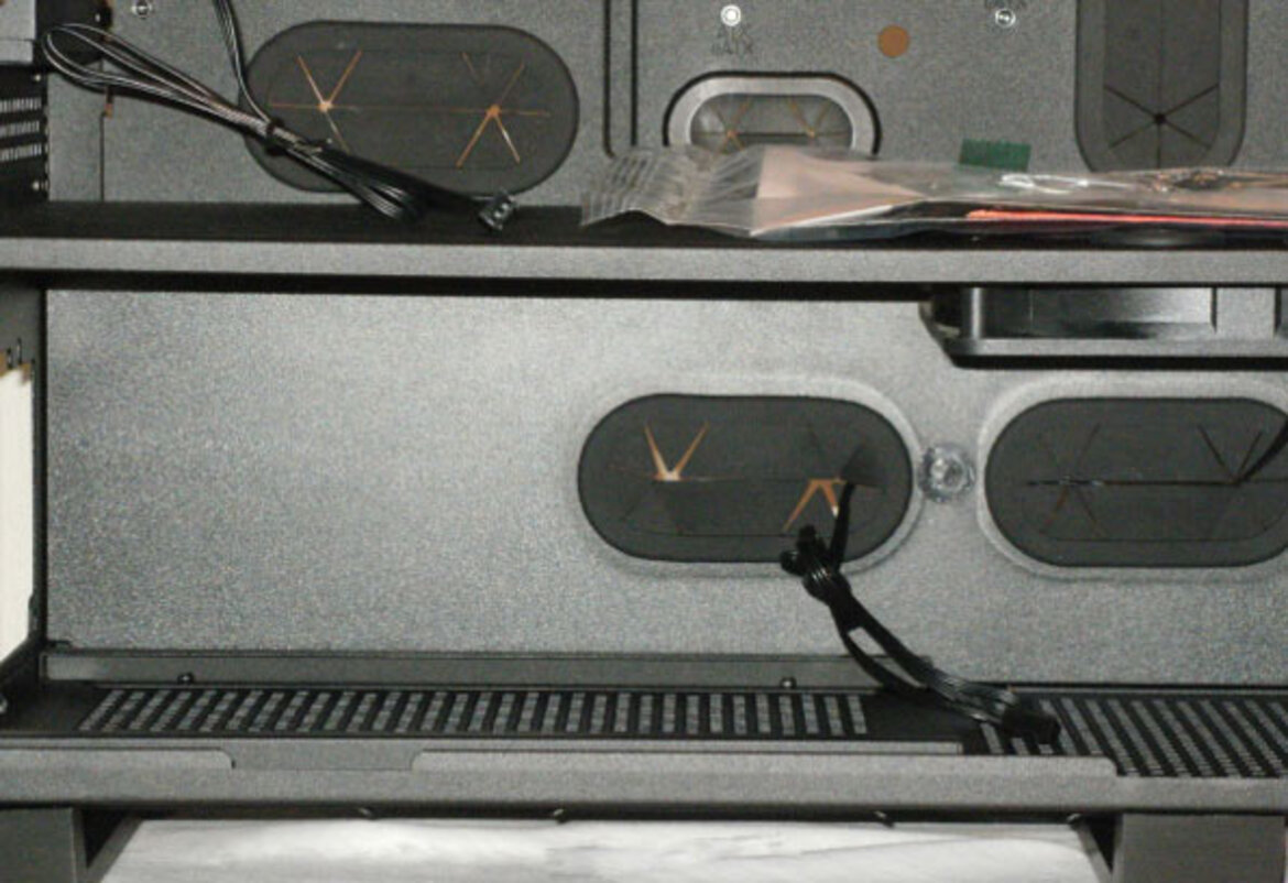 Obsidian Architecture: Corsair 700D/800D Reviewed
