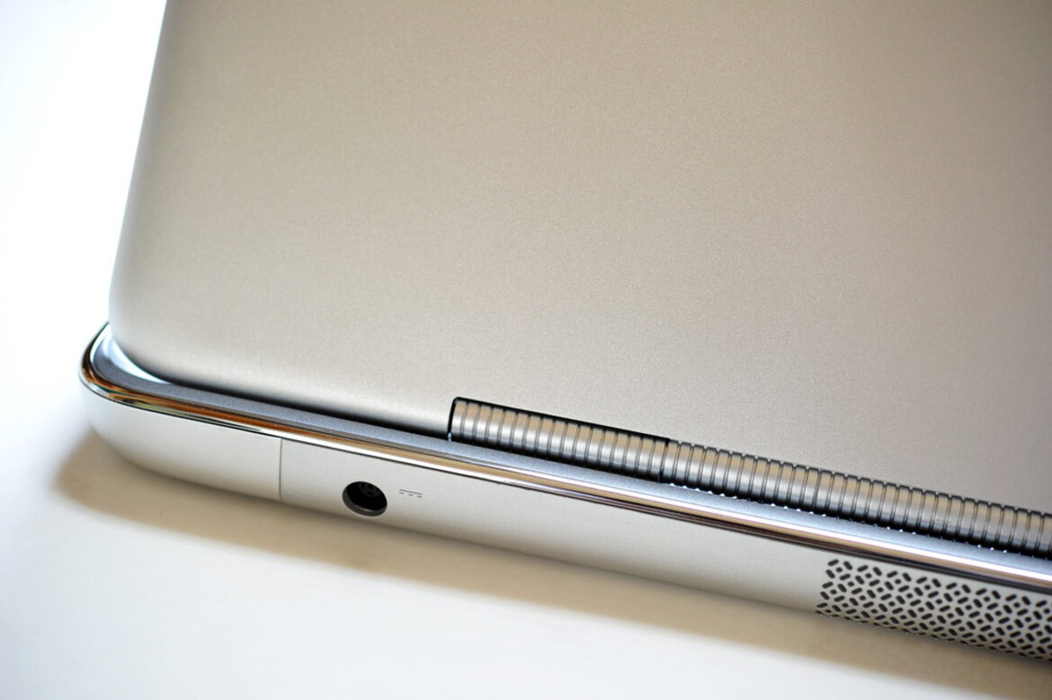 Dell's XPS 15z Ultra Slim Notebook Review