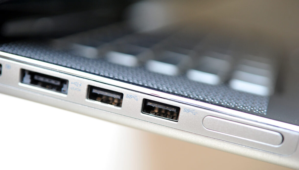 Dell's XPS 15z Ultra Slim Notebook Review