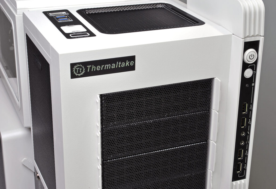 Striking Looks: Thermaltake Level 10 GT Snow Edition