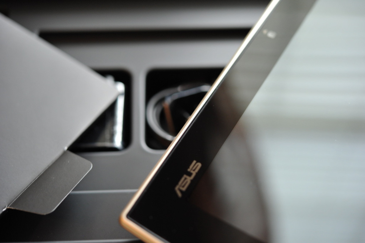 Asus Eee Pad Slider Honeycomb Tablet Review