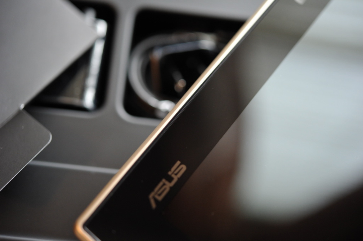 Asus Eee Pad Slider Honeycomb Tablet Review
