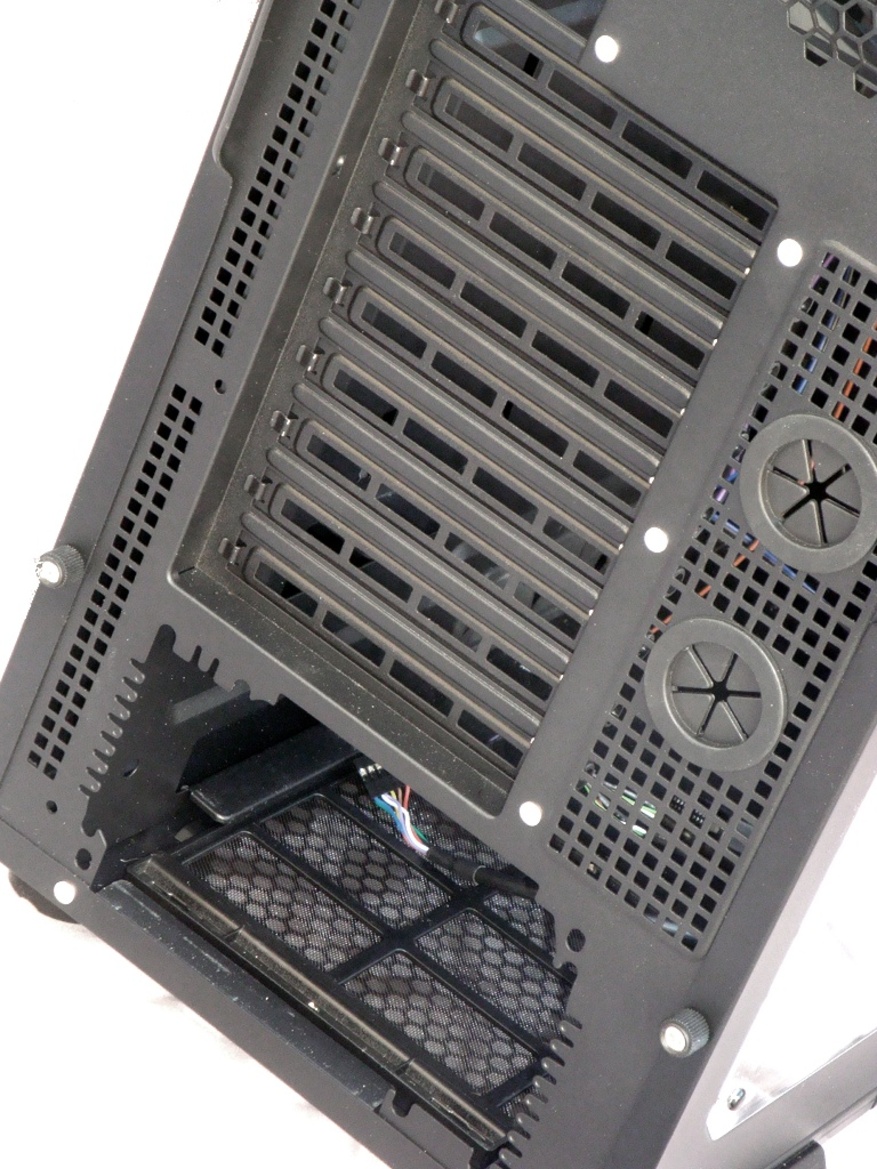 Mid-Tower Round-Up: Antec, Corsair, NZXT, Thermaltake