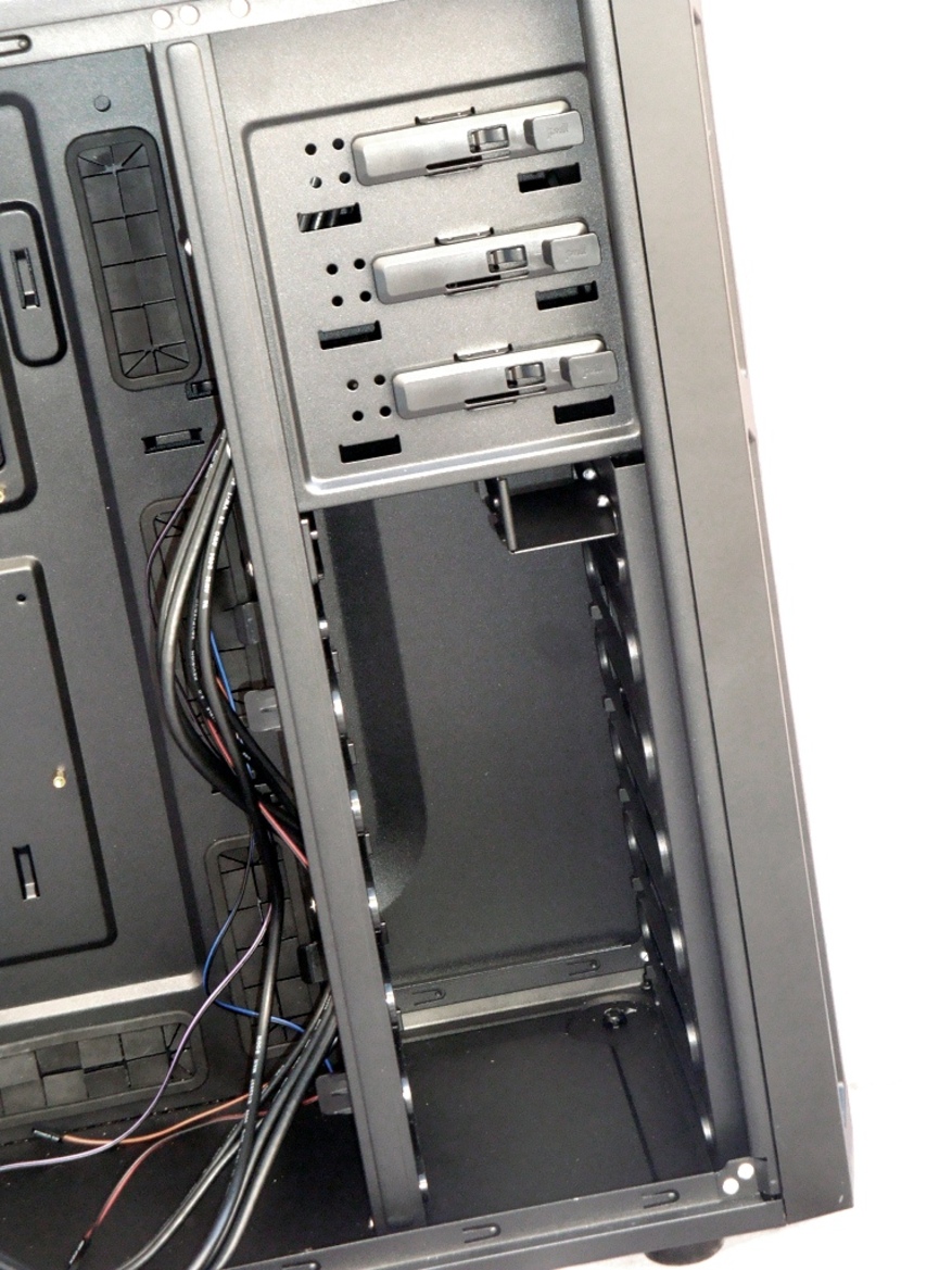 Mid-Tower Round-Up: Antec, Corsair, NZXT, Thermaltake