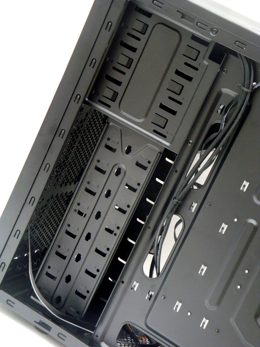 Mid-Tower Round-Up: Antec, Corsair, NZXT, Thermaltake