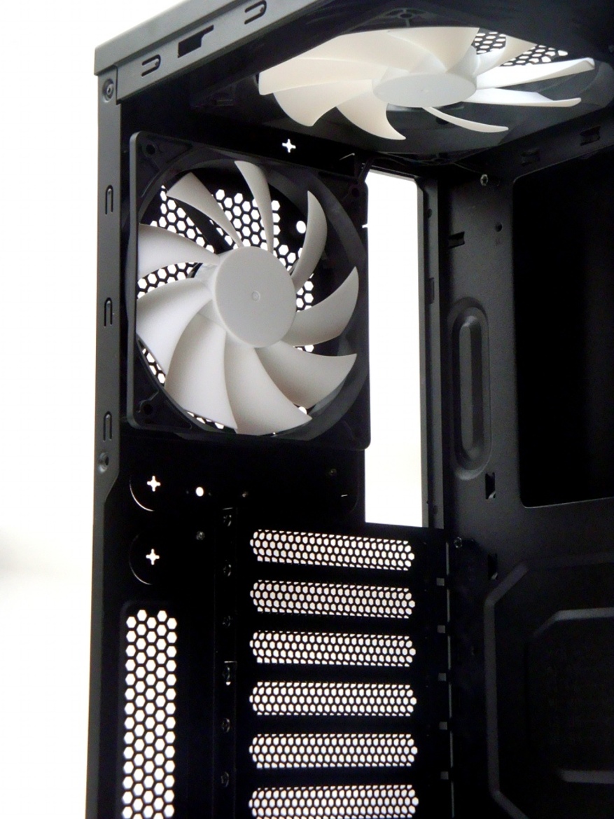 Mid-Tower Round-Up: Antec, Corsair, NZXT, Thermaltake