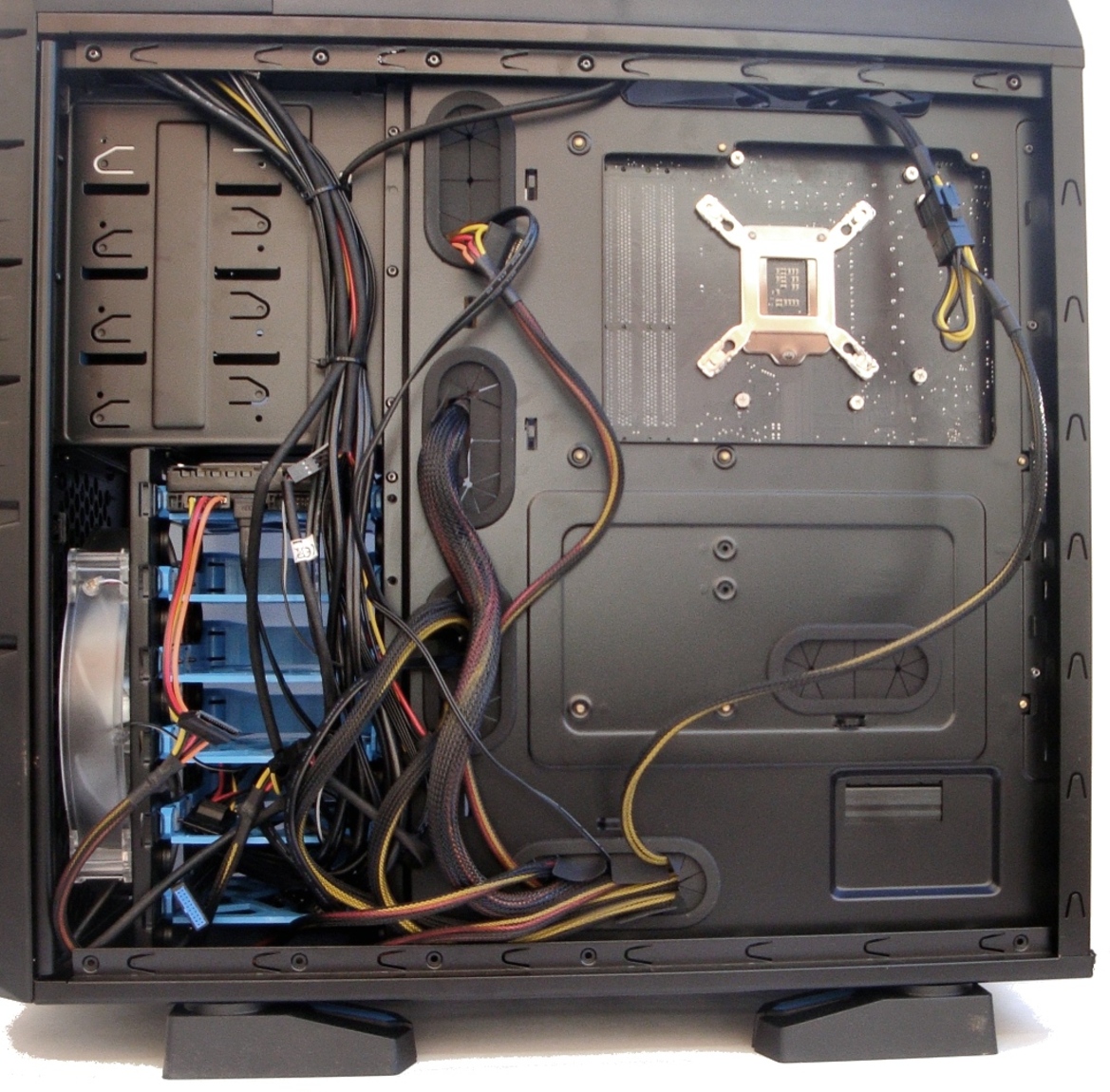 Mid-Tower Round-Up: Antec, Corsair, NZXT, Thermaltake