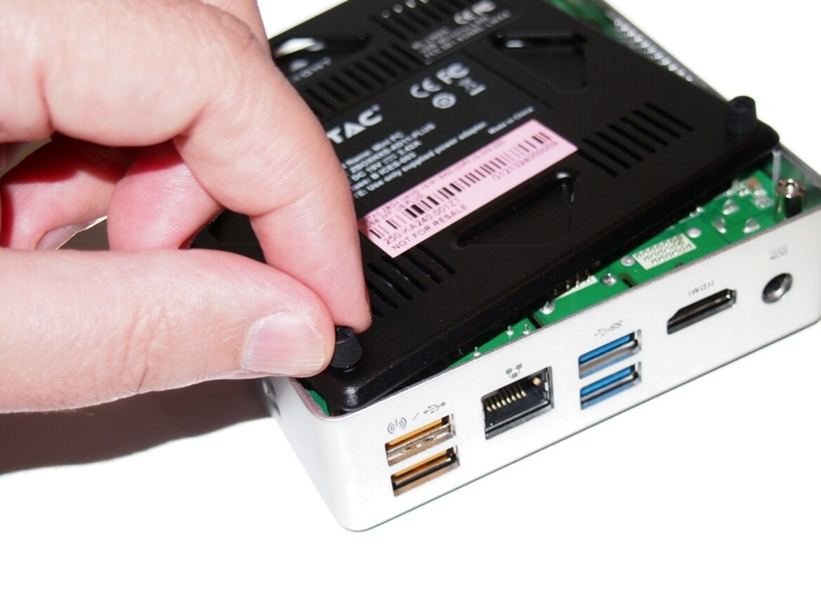 Zotac ZBOX Nano XS AD11 Plus
