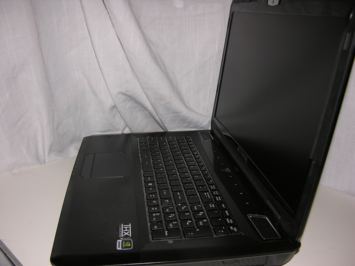 iBuyPower Valkyrie CZ-17 Gaming Notebook Review