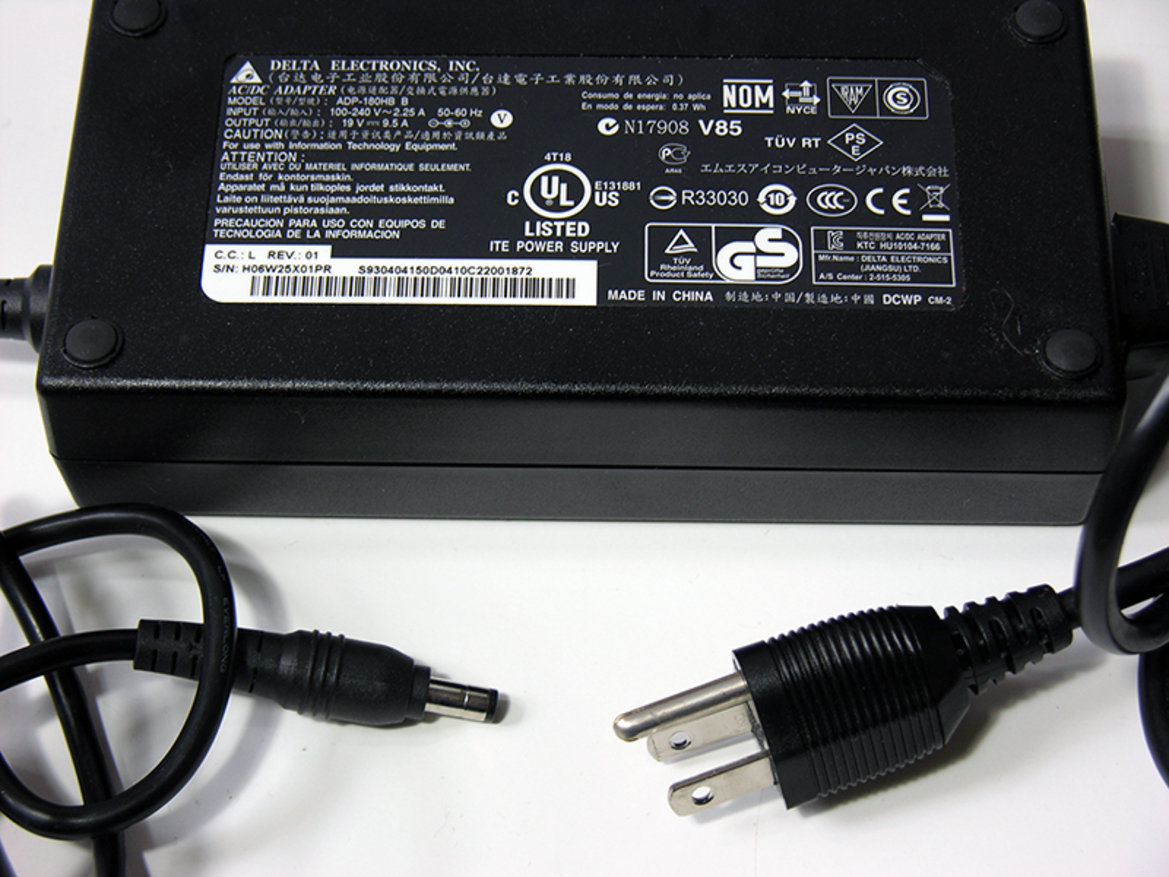 iBuyPower Valkyrie CZ-17 Gaming Notebook Review