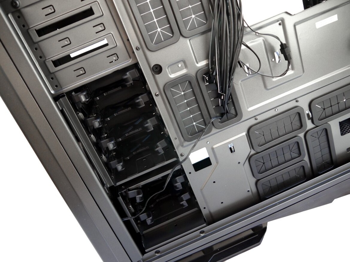 NZXT Phantom 820 Full Tower Case Review