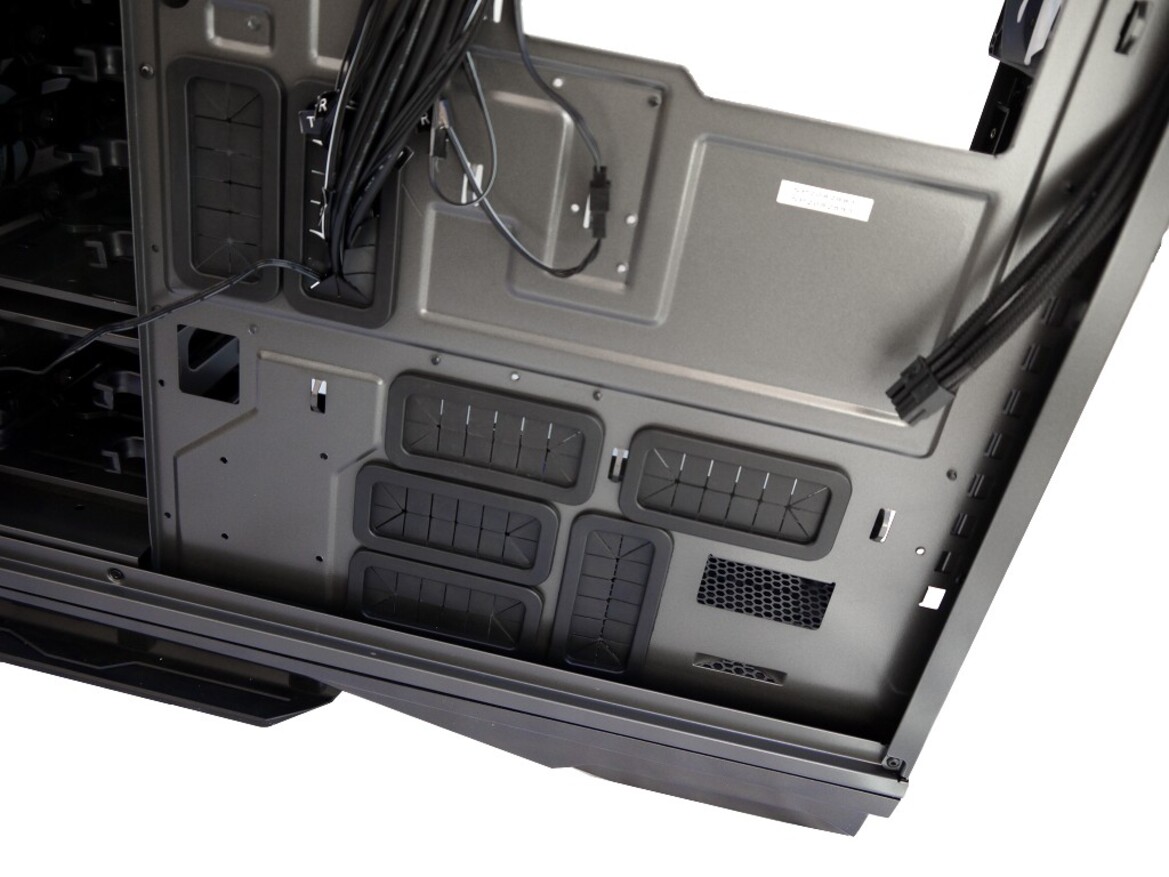 NZXT Phantom 820 Full Tower Case Review