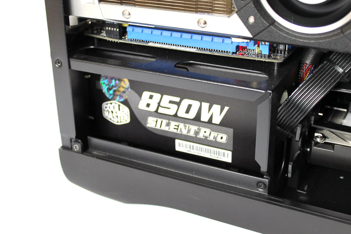 AVADirect Mini Gaming PC: Titan in a Small Package