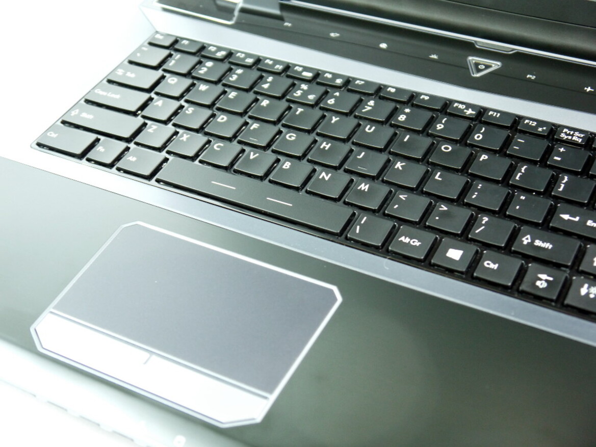 CyberPowerPC Fangbook X7-200 Gaming Notebook