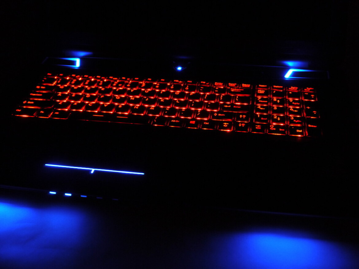 CyberPowerPC Fangbook X7-200 Gaming Notebook