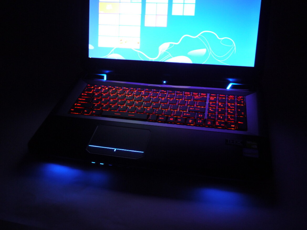 CyberPowerPC Fangbook X7-200 Gaming Notebook