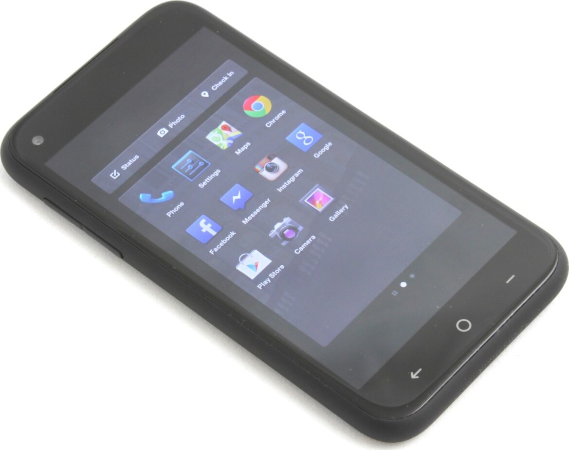 HTC First With Facebook Home Review 