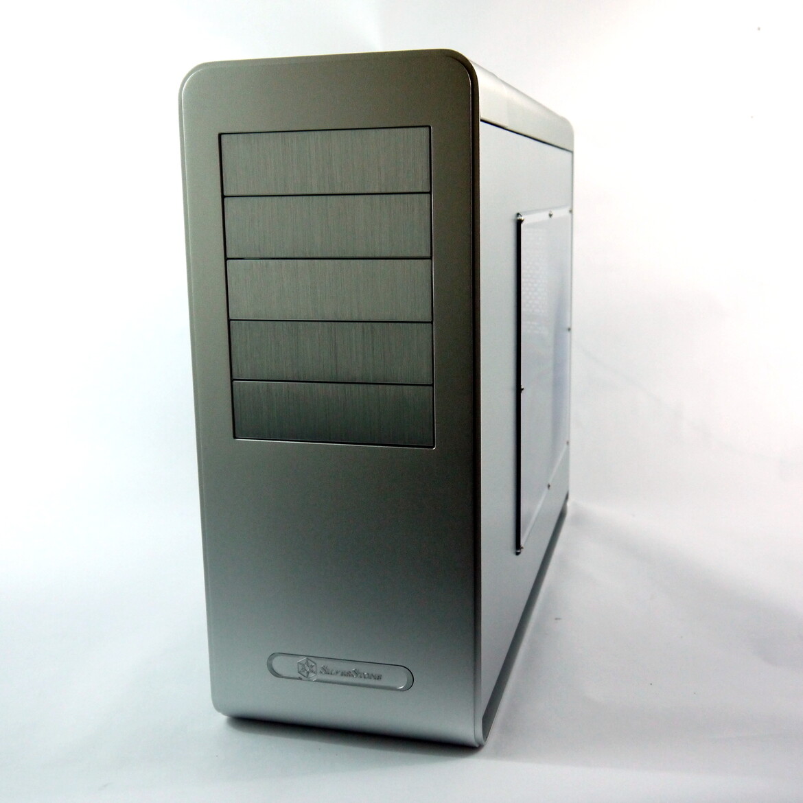 High End Case Roundup: In Win, Lian-Li, & SilverStone