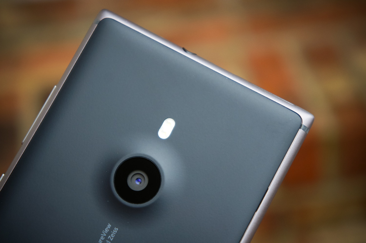 Nokia Lumia 925 Smartphone Review