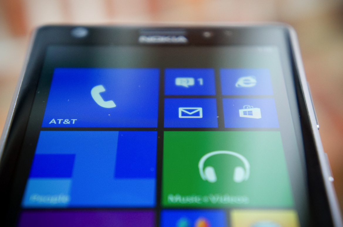 Nokia Lumia 925 Smartphone Review