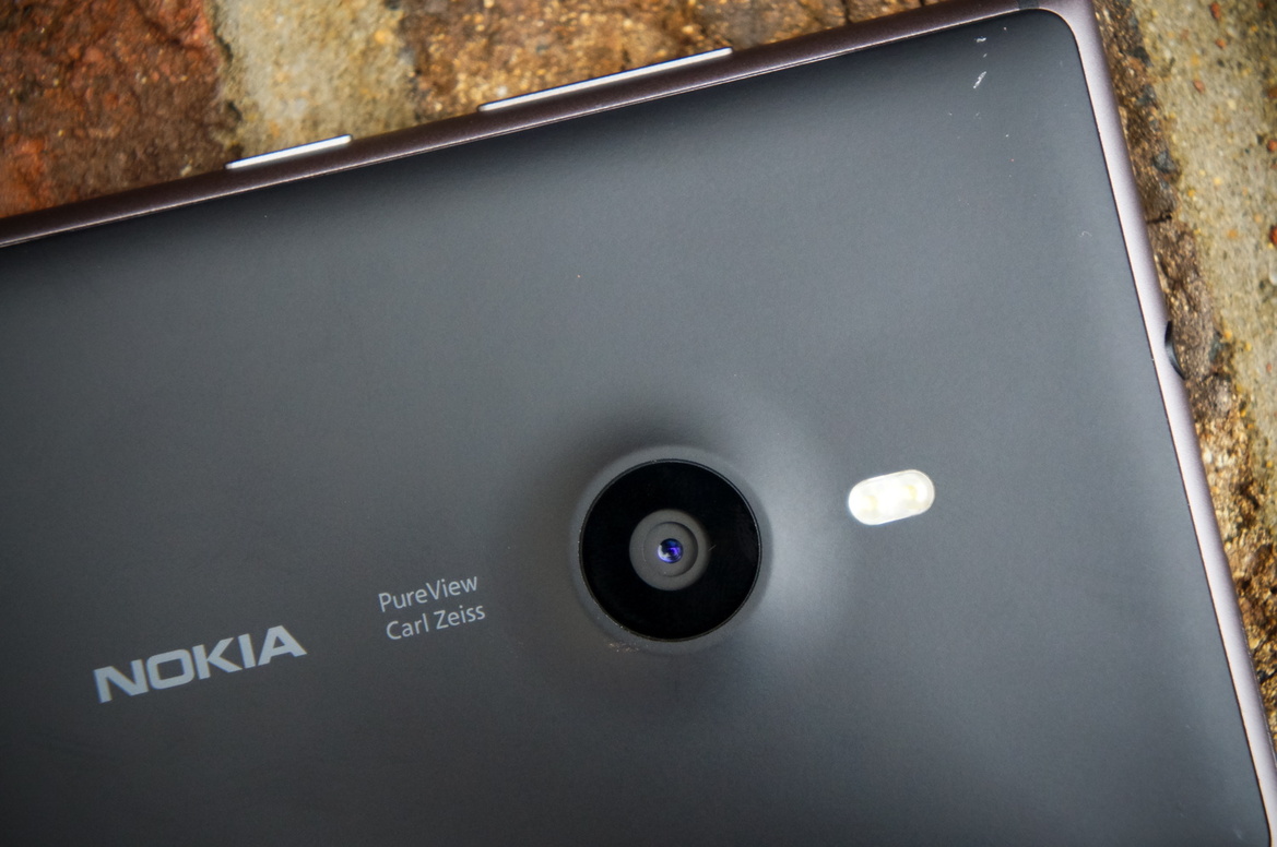 Nokia Lumia 925 Smartphone Review