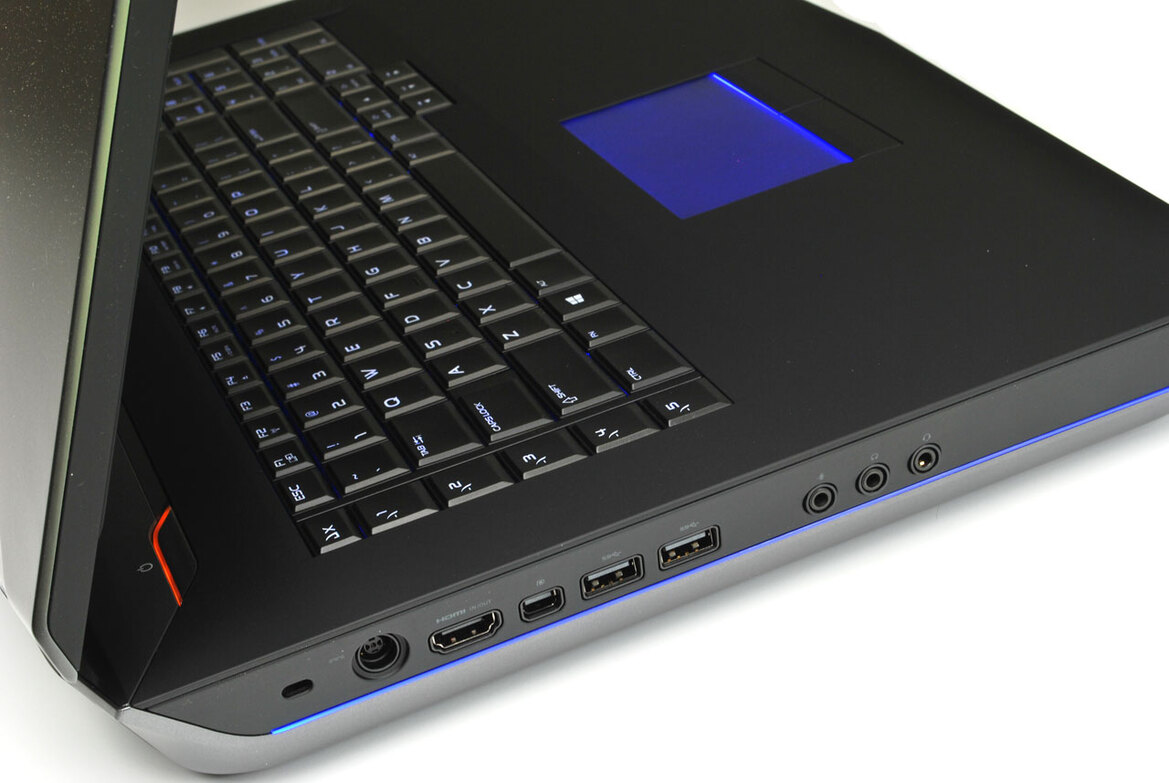 Alienware 17: AMD's R9 M290X Goes Mobile