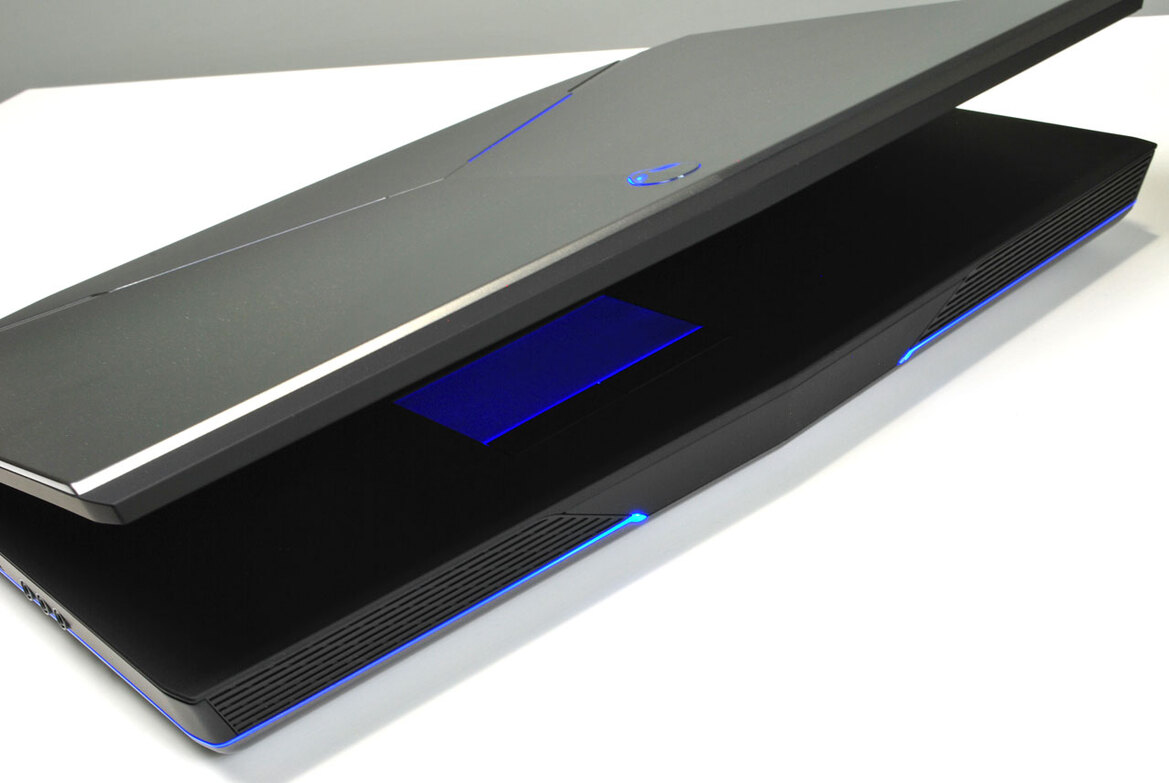 Alienware 17: AMD's R9 M290X Goes Mobile