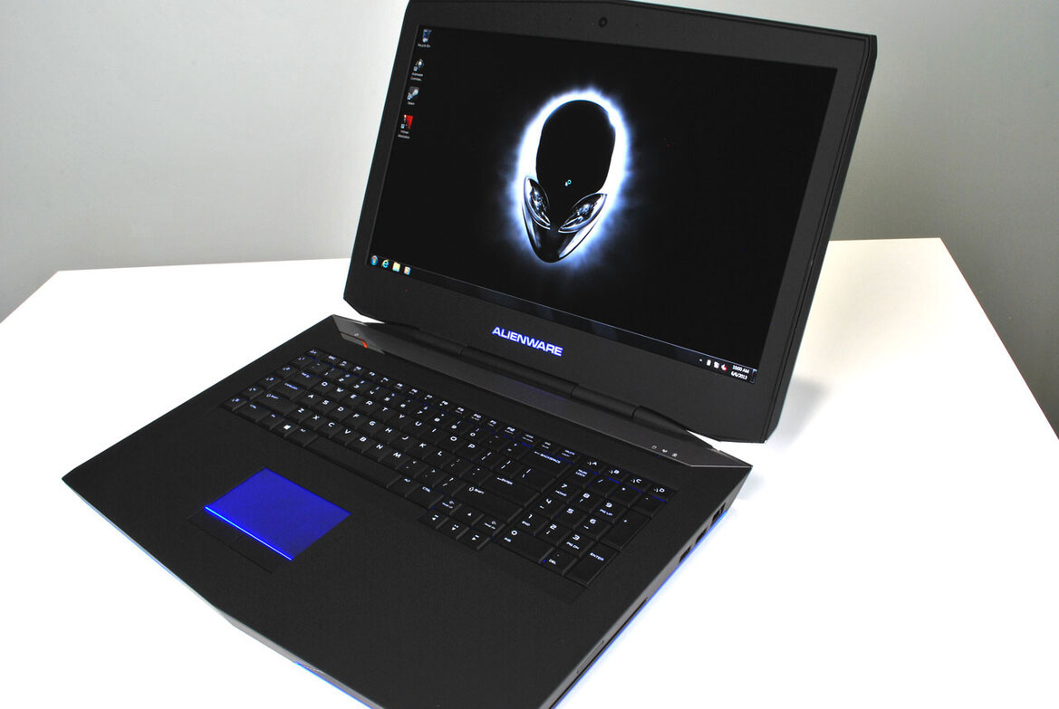 Alienware 17: AMD's R9 M290X Goes Mobile
