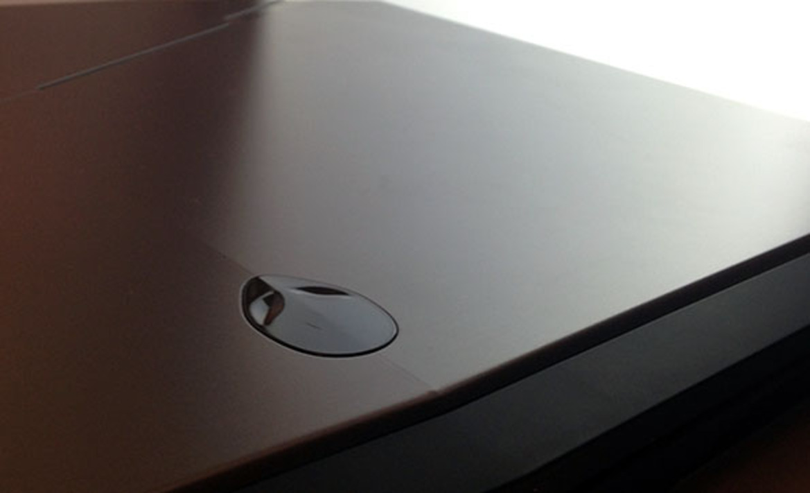Alienware 17: AMD's R9 M290X Goes Mobile