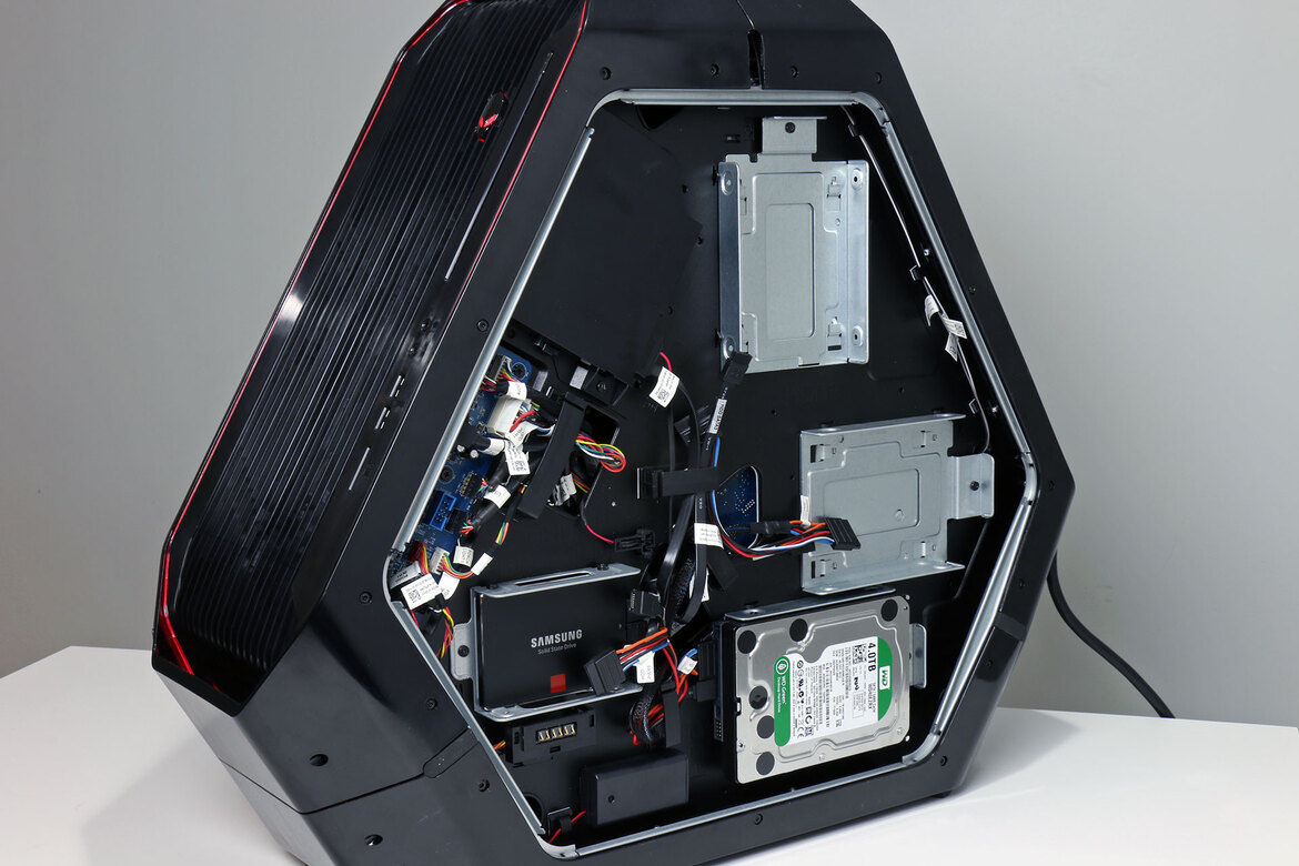 Alienware Area 51: Triad, Tri-SLI GTX 980, Haswell-E