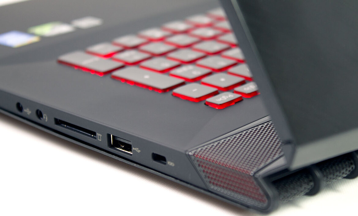 Lenovo Y70 Touch Gaming Notebook Review