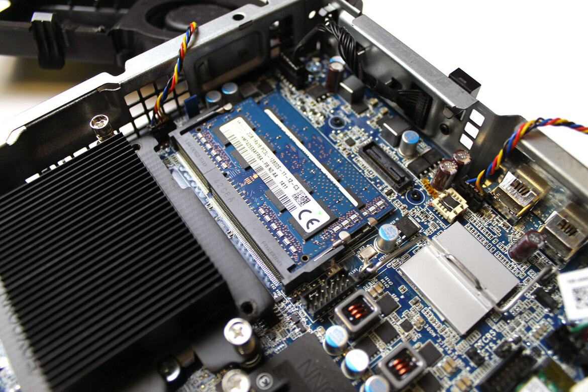 Alienware Alpha Intel-Powered SFF Gaming PC: Consoles Beware