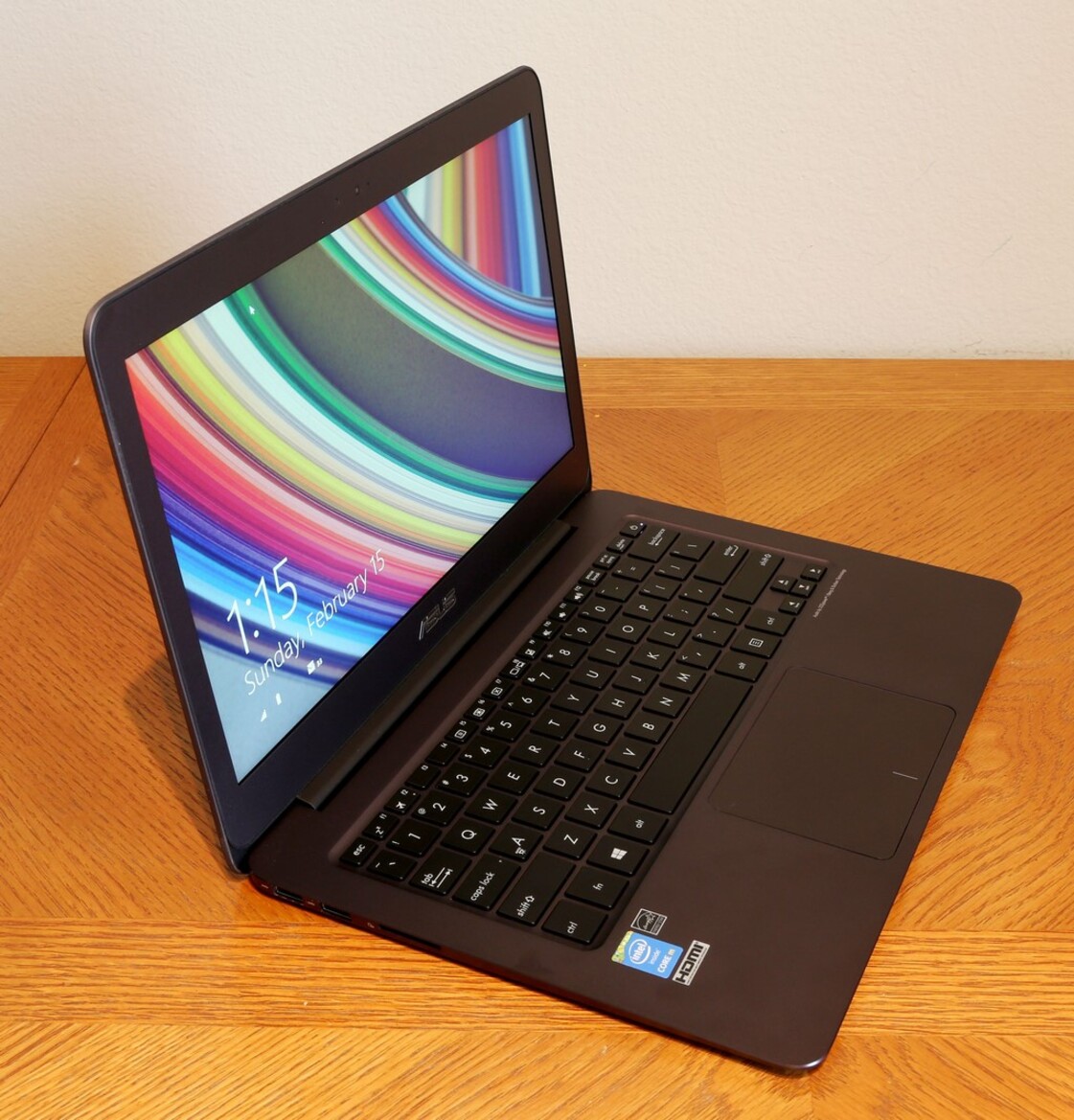 Asus Zenbook UX305 Ultrabook Review: Core M Powered