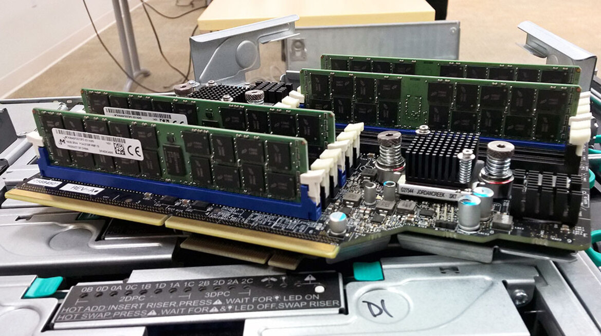 Intel Launches Xeon  E7-8800 and E7-4800 v3 Processor Families