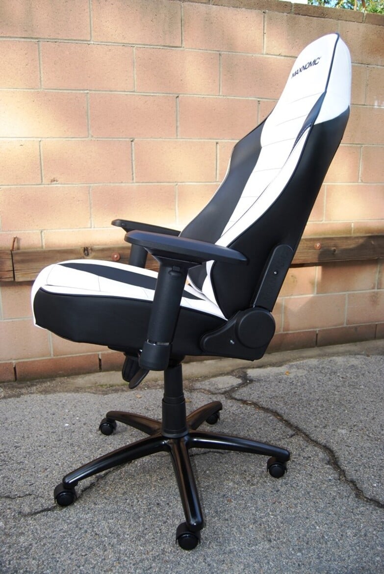 Maxnomic Commander S BWE PC Gaming Chair Review, In The Hot Seat