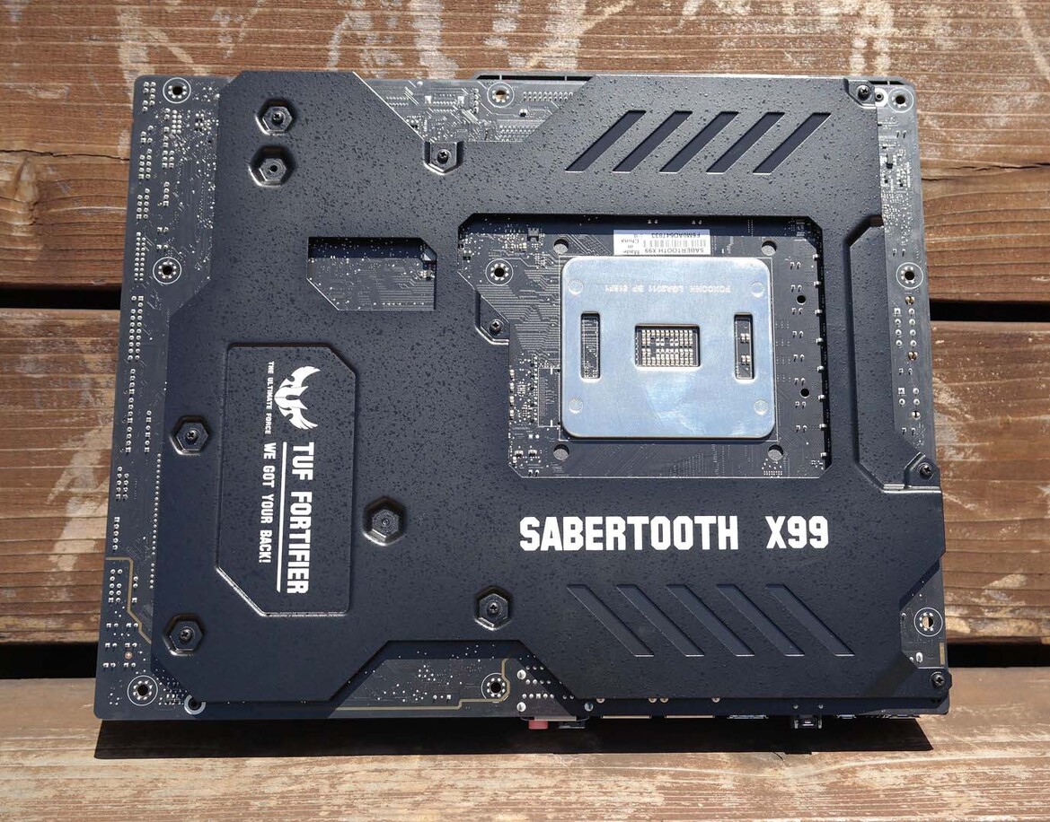 ASUS Sabertooth X99 TUF Review: USB 3.1 Tested