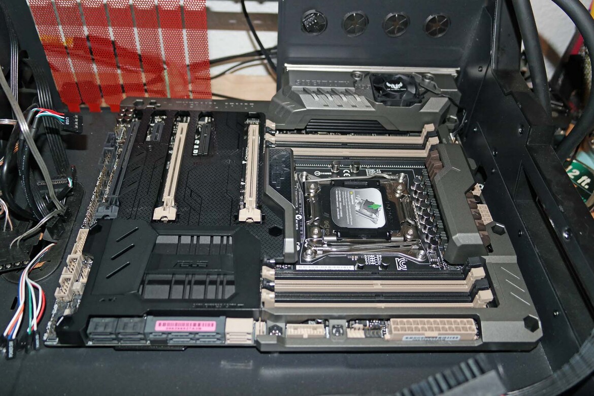 ASUS Sabertooth X99 TUF Review: USB 3.1 Tested